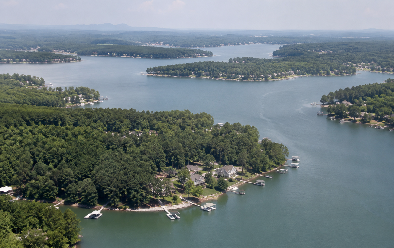 The best lakes to live on in North Carolina — Lake Tillery, North Carolina
